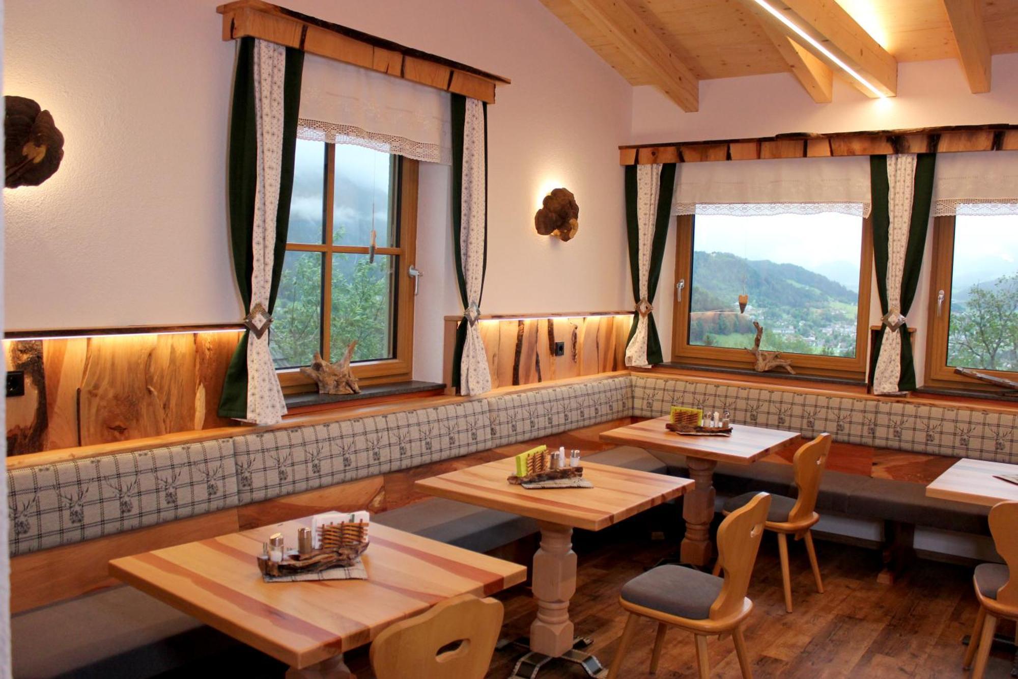Familienbauernhof Christa Farm stay Rossleithen
