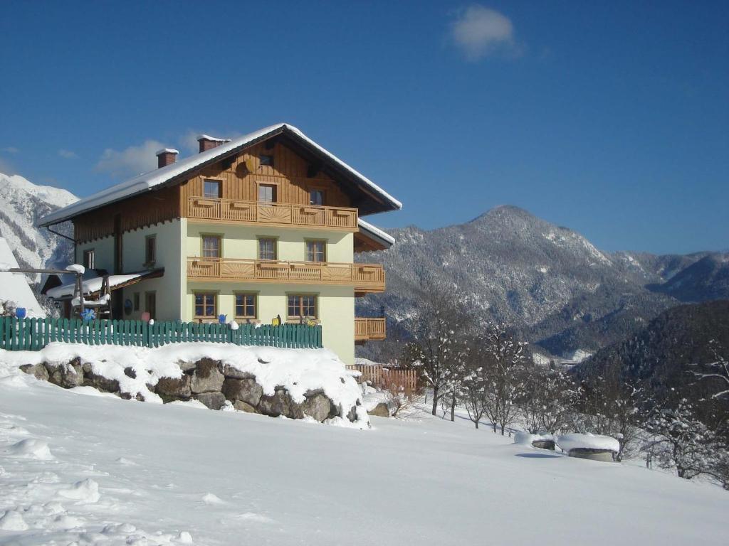 Familienbauernhof Christa Farm stay *