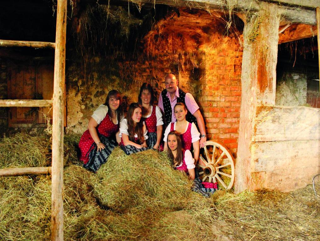 Farm stay Familienbauernhof Christa Rossleithen